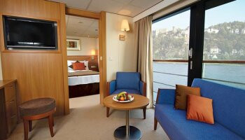 1548638503.2307_c677_Viking River Cruises Viking Prestige Viking Legend Accommodation Suite Living Room 2.jpg